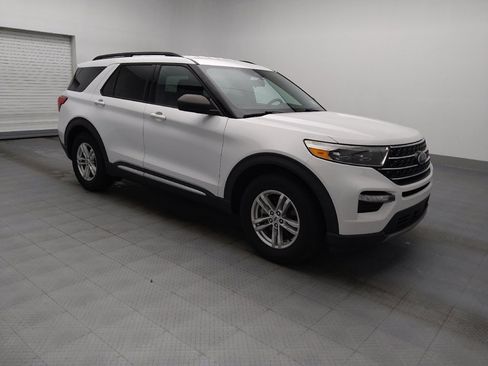 Used 2020 Ford Explorer XLT w/ Equipment Group 202A RWD image 11