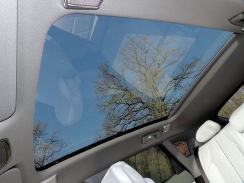 New 2026 Cadillac Optiq Luxury 2 image 9