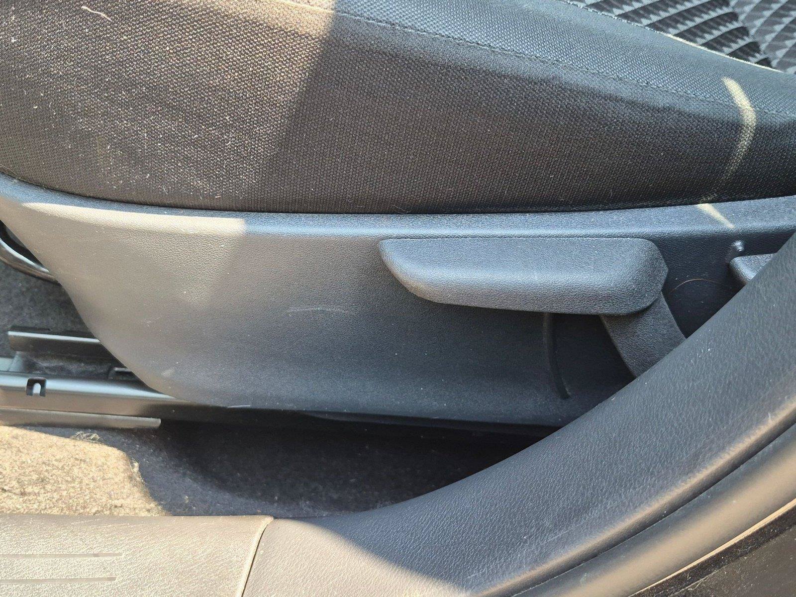 Used 2020 Nissan Versa S FWD image 14