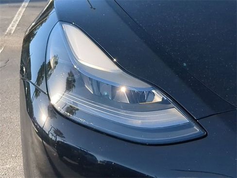 Used 2022 Tesla Model Y Performance image 10