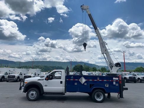 Used 2014 Ford F550 4x4 Regular Cab Super Duty image 41