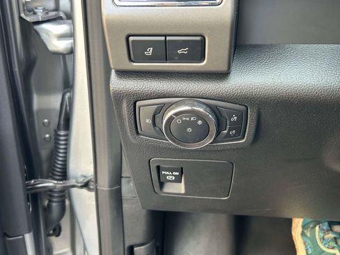 Used 2020 Ford Expedition XLT w/ Equipment Group 202A RWD image 32