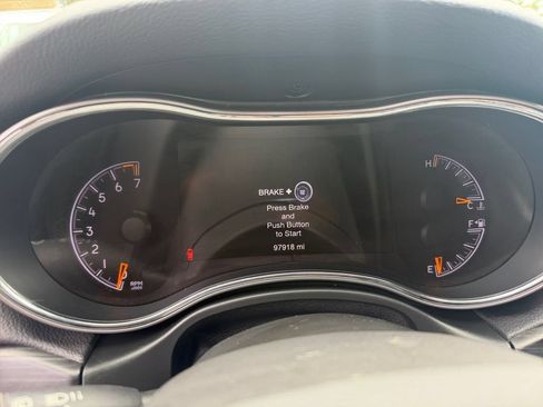 Used 2021 Jeep Grand Cherokee Laredo RWD image 18