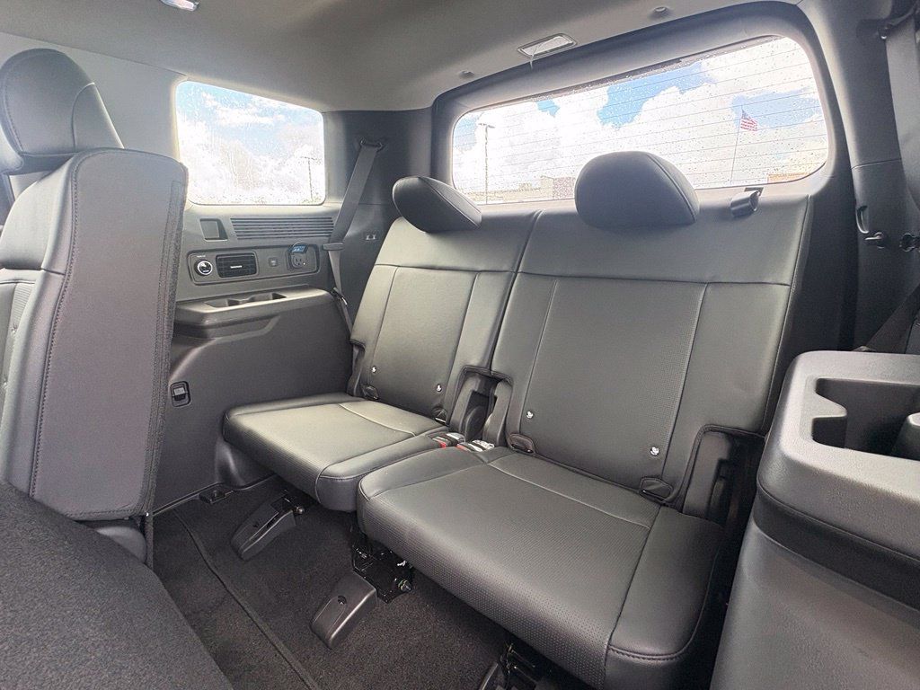 New 2027 Hyundai Santa Fe Limited FWD image 27