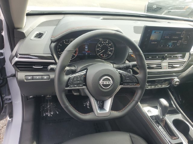 Certified 2025 Nissan Altima 2.5 SR w/ SR Premium Package FWD image 15