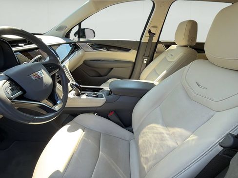 Used 2023 Cadillac XT6 Premium Luxury AWD/4WD image 14