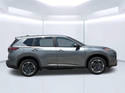 Used 2025 Nissan Rogue SV FWD image 8