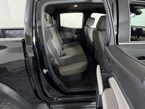 Used 2024 Chevrolet Colorado ZR2 w/ Technology Package AWD/4WD image 5