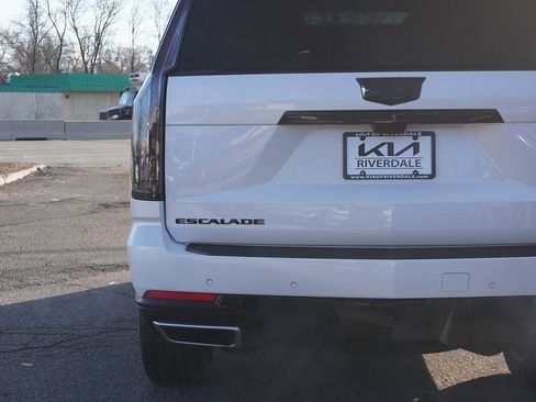 Used 2025 Cadillac Escalade Premium Luxury w/ LPO, Floor Liner Package image 21