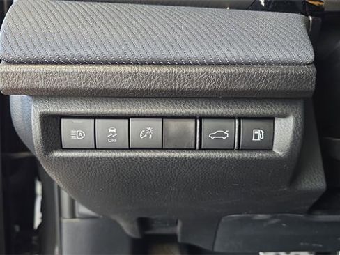 Used 2025 Toyota Camry SE image 21