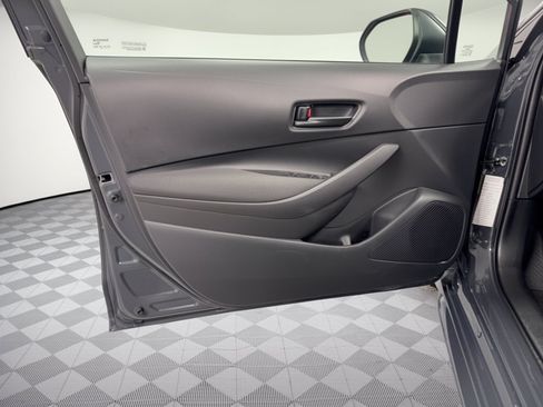 Used 2025 Toyota Corolla LE FWD image 14