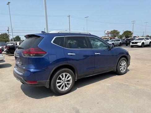 Certified 2019 Nissan Rogue SV FWD image 3