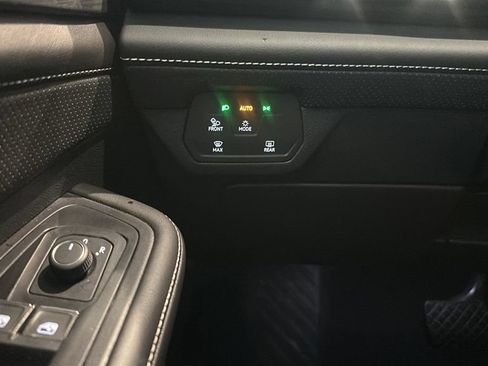Used 2026 Volkswagen Atlas Cross Sport SE FWD image 26