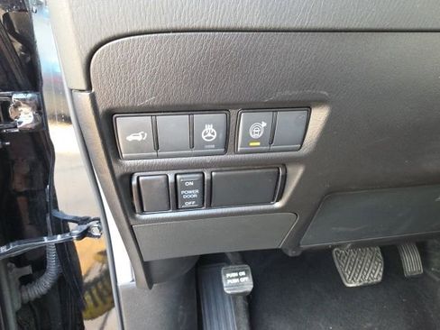 Used 2024 Nissan Armada SL w/ Captain's Chairs Package AWD/4WD image 15