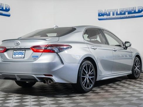 Used 2024 Toyota Camry SE image 10