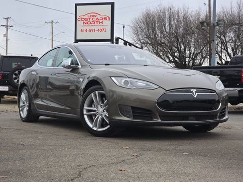 Used 2016 Tesla Model S 70 image 1