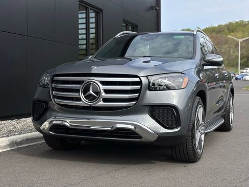 Used 2026 Mercedes-Benz GLS 450 4MATIC image 3