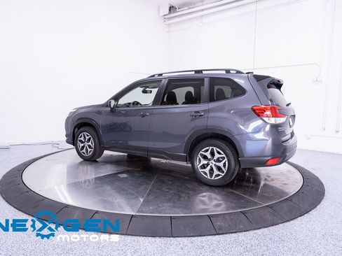 Used 2024 Subaru Forester Premium image 32