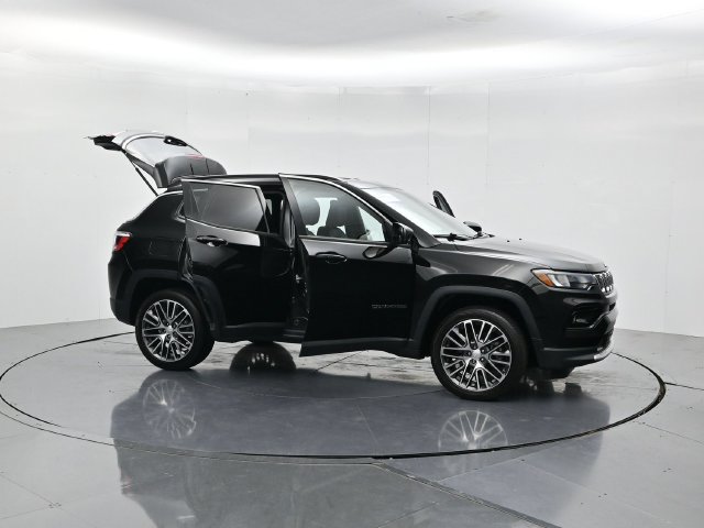 Used 2023 Jeep Compass Limited w/ Elite Group AWD/4WD image 52