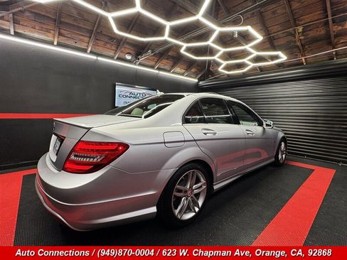 Used 2012 Mercedes-Benz C 250 Sedan image 3