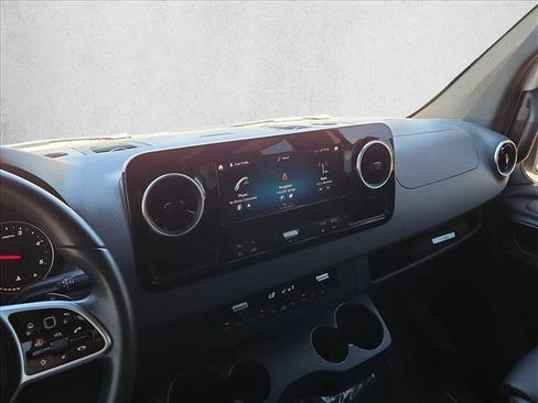 Used 2024 Mercedes-Benz Sprinter 2500 image 15
