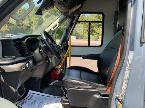 Used 2021 Ford Transit 350 DRW RWD image 15