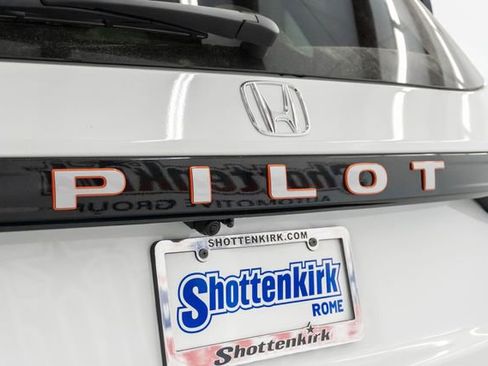 New 2026 Honda Pilot TrailSport image 9