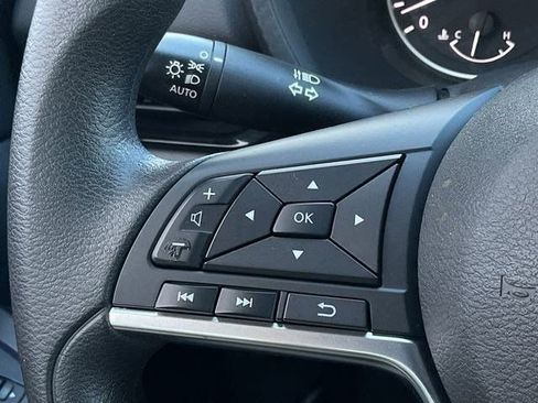 Used 2025 Nissan Sentra SV FWD image 17