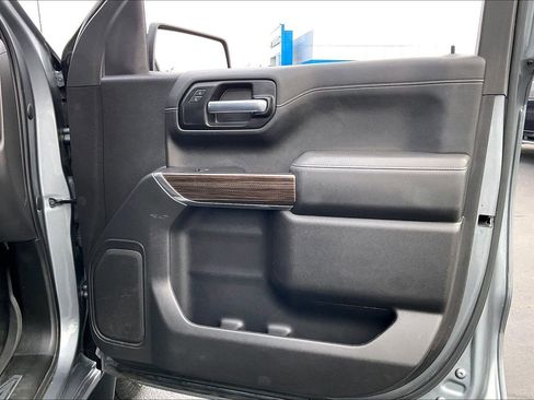 Used 2021 Chevrolet Silverado 1500 LT w/ Z71 Off-Road Package image 23