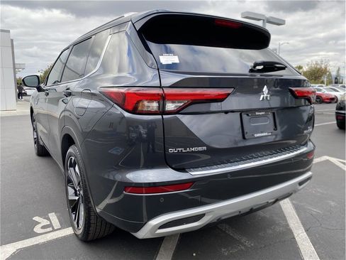 New 2025 Mitsubishi Outlander 4WD Plug-In Hybrid image 7