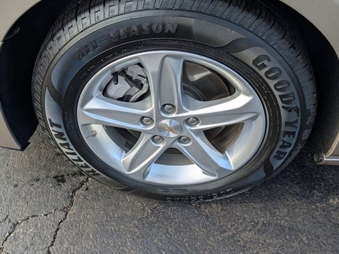 Used 2022 Chevrolet Malibu LT image 16