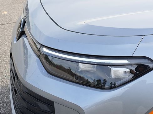 New 2026 Volkswagen Tiguan SE FWD image 29