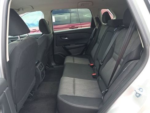 Used 2025 Nissan Rogue SV FWD image 14