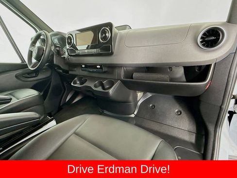 Used 2025 Mercedes-Benz Sprinter 2500 image 22