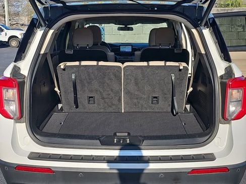 Used 2022 Ford Explorer XLT w/ Equipment Group 202A image 15