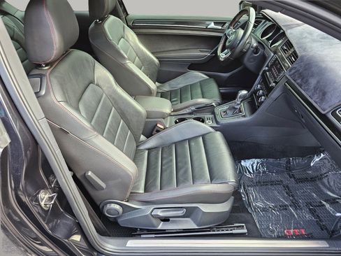 Used 2015 Volkswagen GTI SE image 24