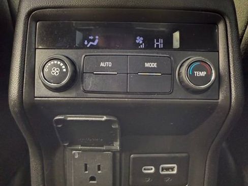 Used 2023 GMC Acadia SLE w/ Driver Convenience Package image 34