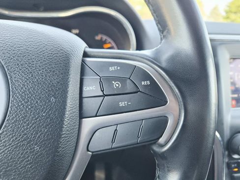 Certified 2021 Jeep Grand Cherokee Laredo AWD/4WD image 21