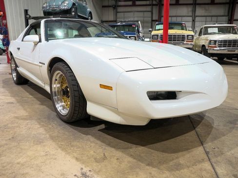 Used 1992 Pontiac Firebird Formula RWD image 12