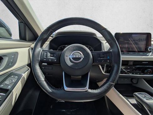 Used 2022 Nissan Rogue SL image 11