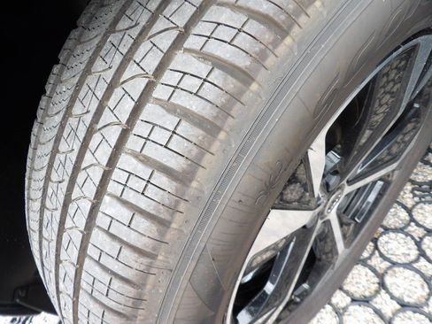 New 2026 Volvo XC60 B5 Core w/ Climate Package image 25