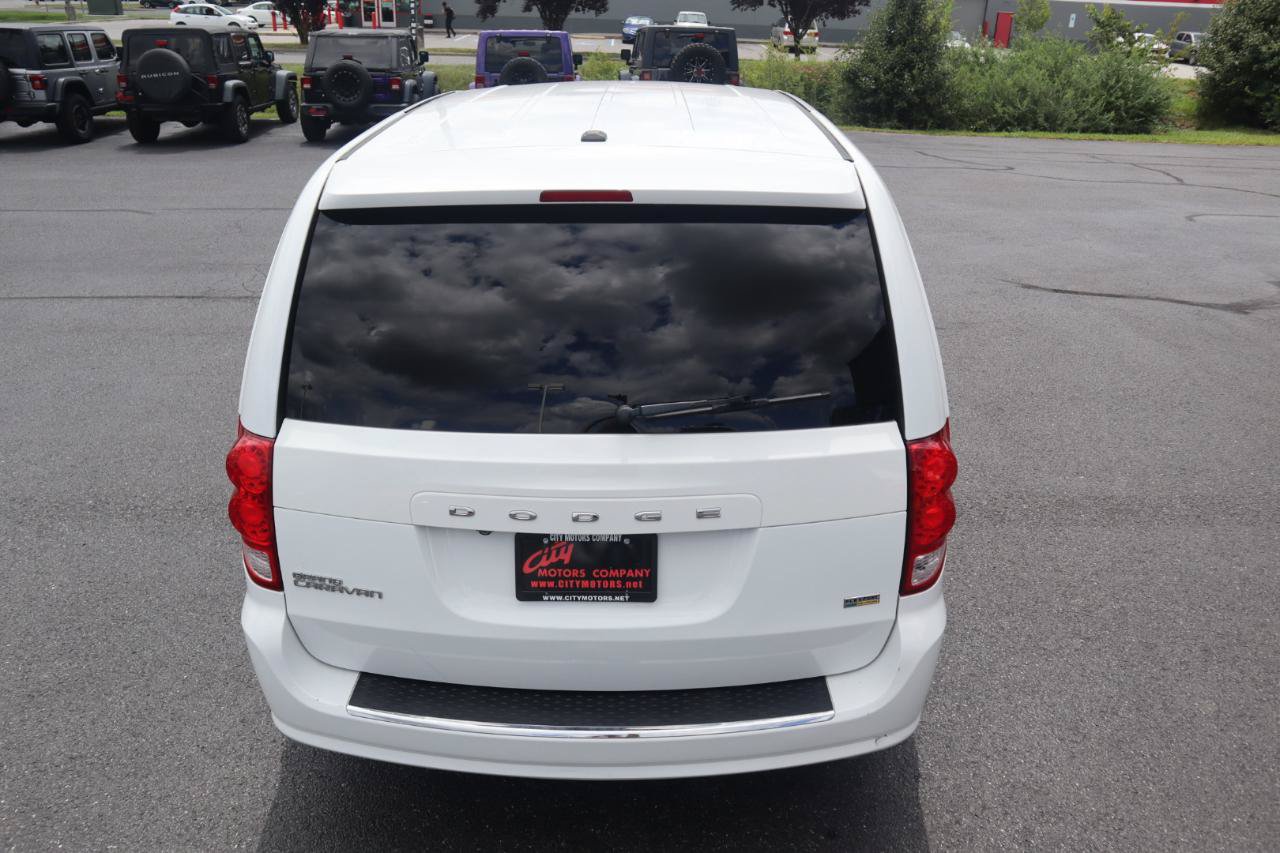 Used 2019 Dodge Grand Caravan SE w/ UConnect Hands-Free Group FWD image 12