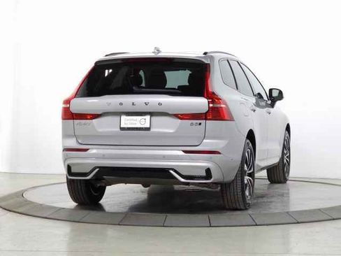 Certified 2025 Volvo XC60 B5 Plus image 10