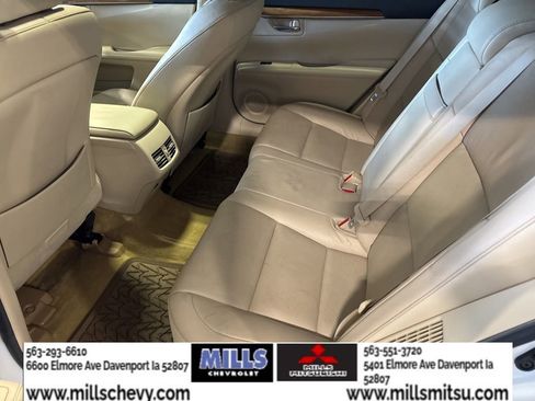 Used 2014 Lexus ES 300h w/ Luxury Package w/Bamboo Trim image 12