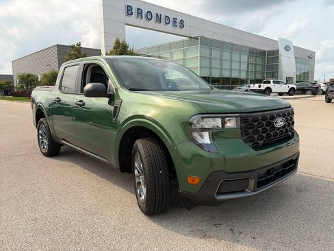 Used 2025 Ford Maverick XLT FWD image 1