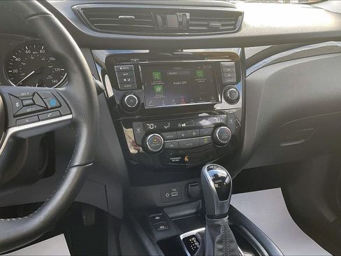 Used 2022 Nissan Rogue Sport SL w/ Premium Package image 6