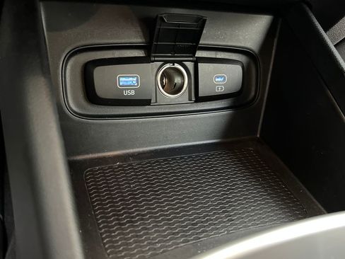 Used 2025 Hyundai Venue SEL FWD image 44