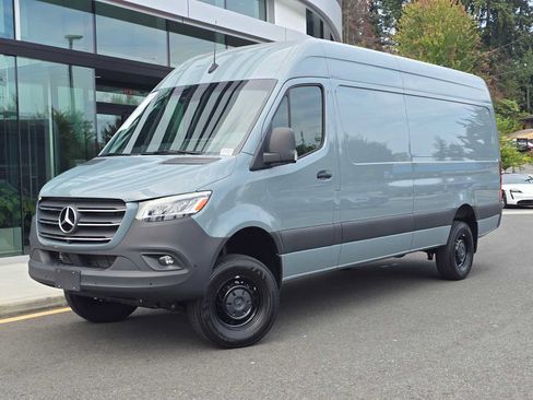 Used 2024 Mercedes-Benz Sprinter 2500 image 1