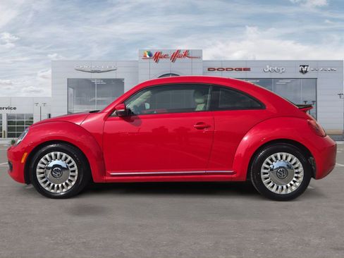 Used 2016 Volkswagen Beetle 1.8T SE FWD image 2