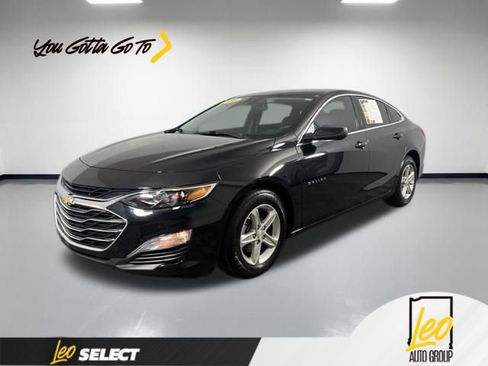Used 2025 Chevrolet Malibu LS FWD image 1